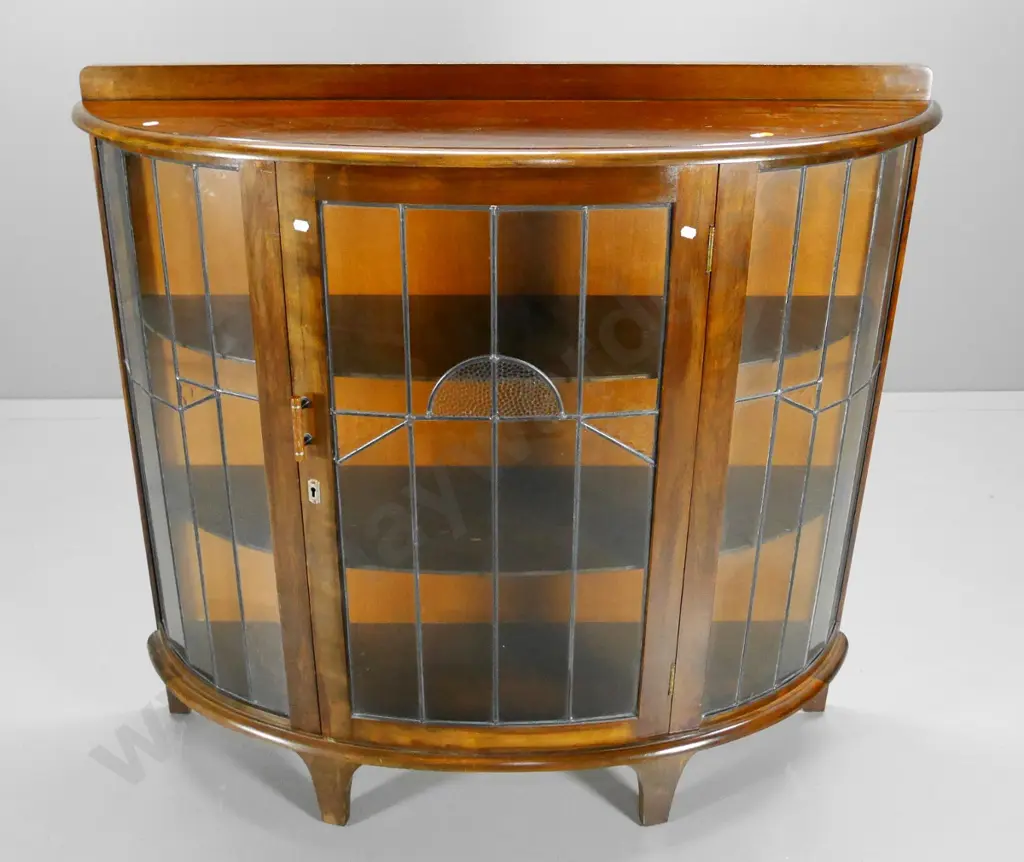 mahogany deco bow-front leadlight china cabinet,lockable, with key. H-1060 W-1100 D-320 Image 1++