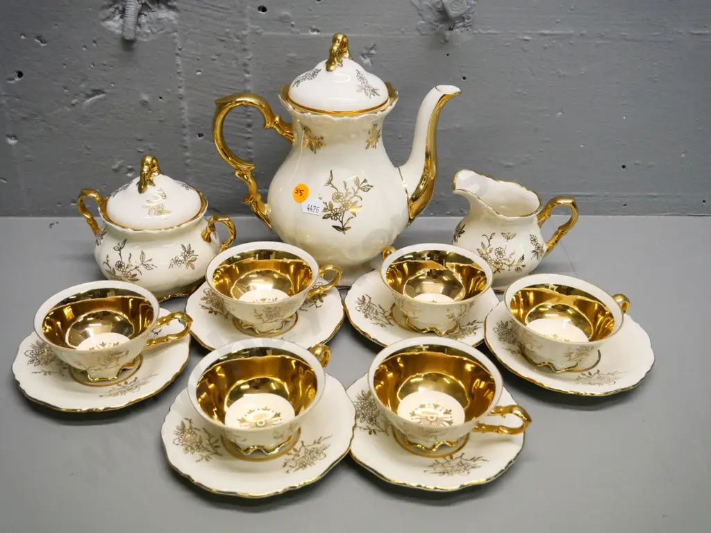 15-piece Waldershof Bavarian heavy gilt & cream glaze coffee set Image 1++
