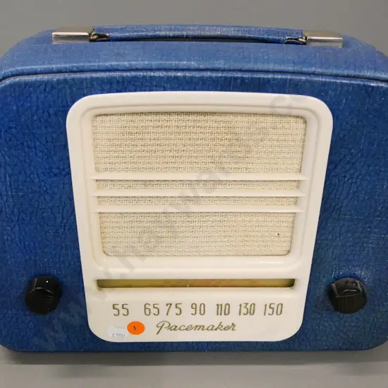 Pacemaker vinyl and plastic cased portable valve radio H-250 W-340 - going