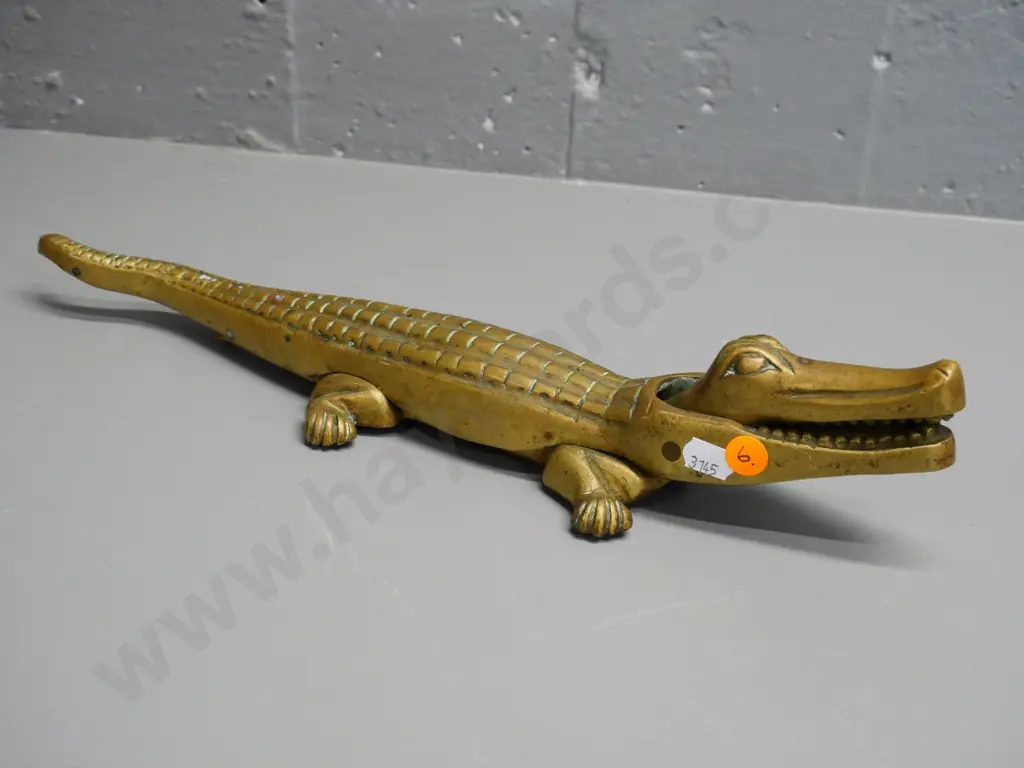 large brass crocodile nutcracker L-380 Image 1++