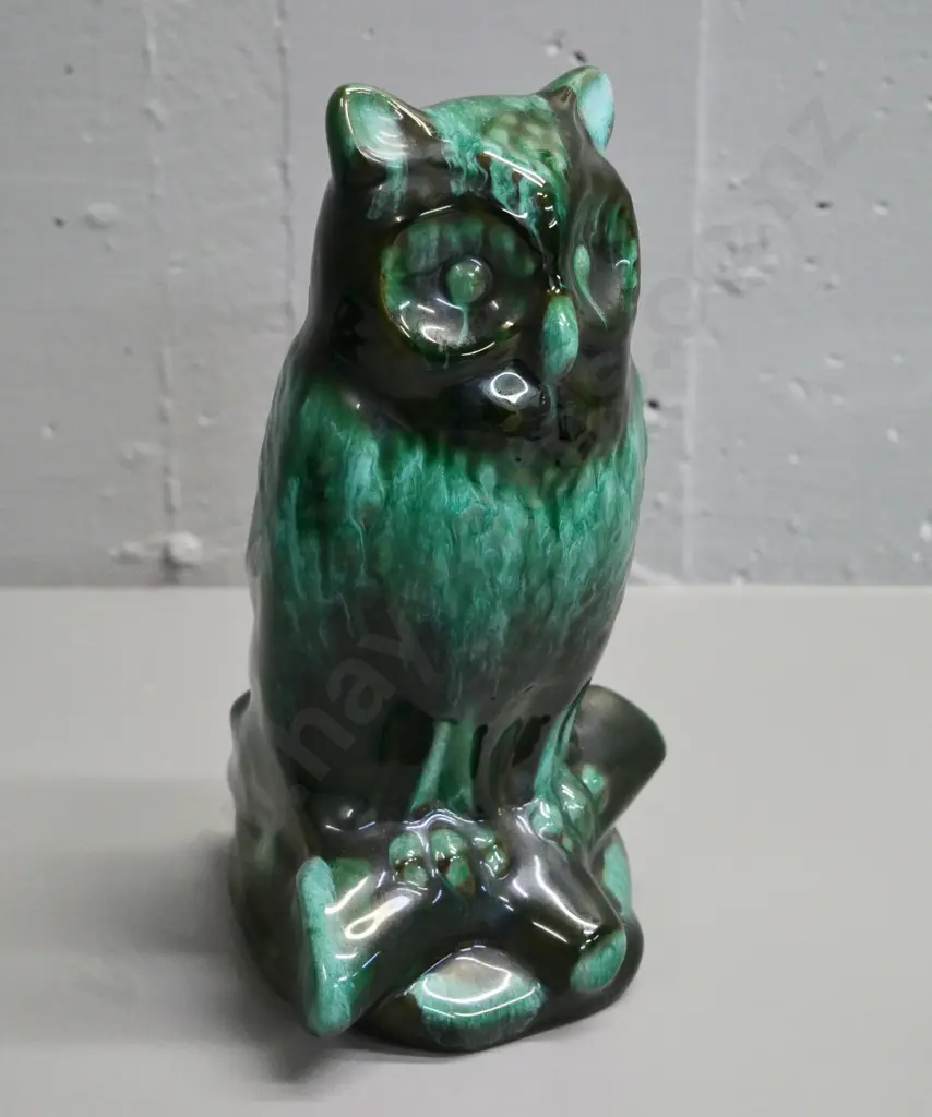 Blue Mountain pottery owl figure H-250 Image 1++