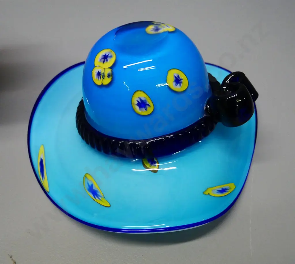 2 pieces of art glass - a multi-colour mottled vase H-180 and a blue millefiore white-lined hat vase/bowl Image 1++