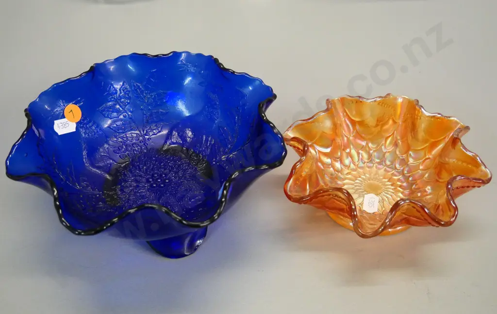 2 carnival glass bowls - small orange and a cobalt blue 3-footed bowl with stag at bay motif H-90 Diameter 200 Image 1++