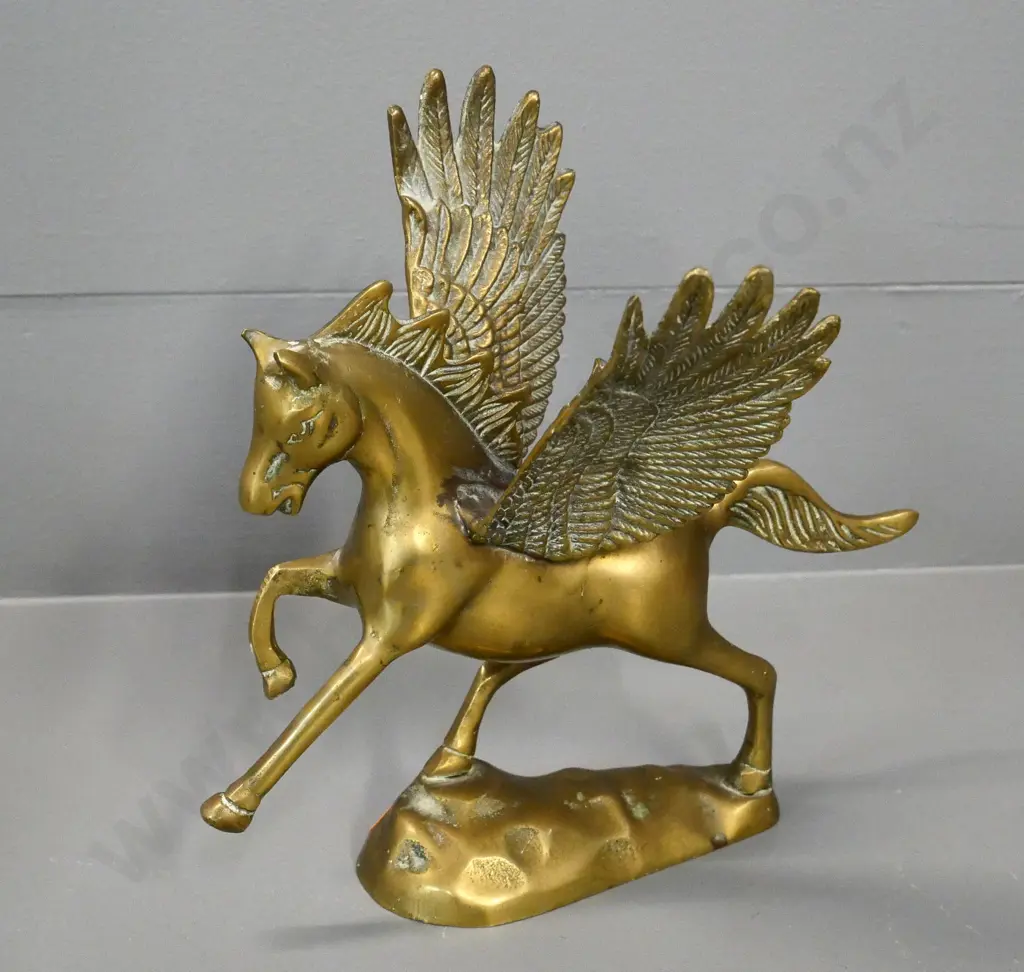 small brass Pegasus figure H-200 L-220 Image 1++