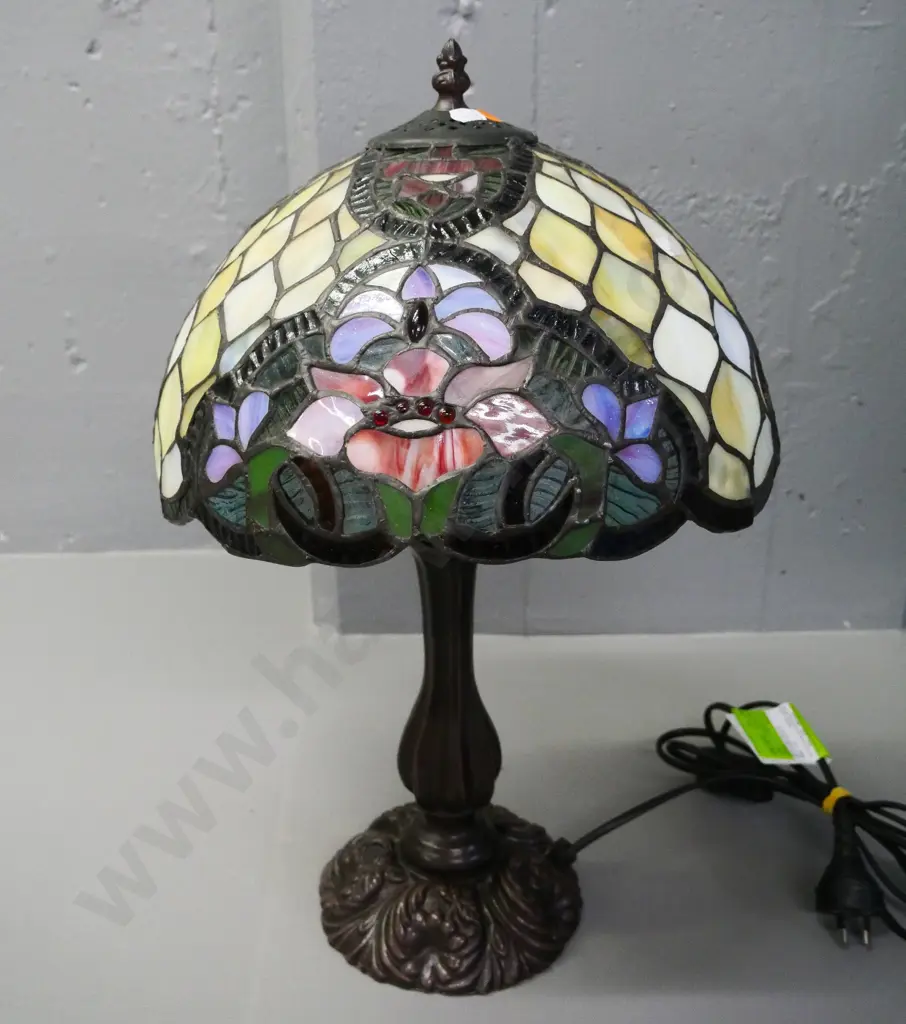 reproduction Tiffany style leadlight table lamp with metal base H-520 D-330 Image 1++