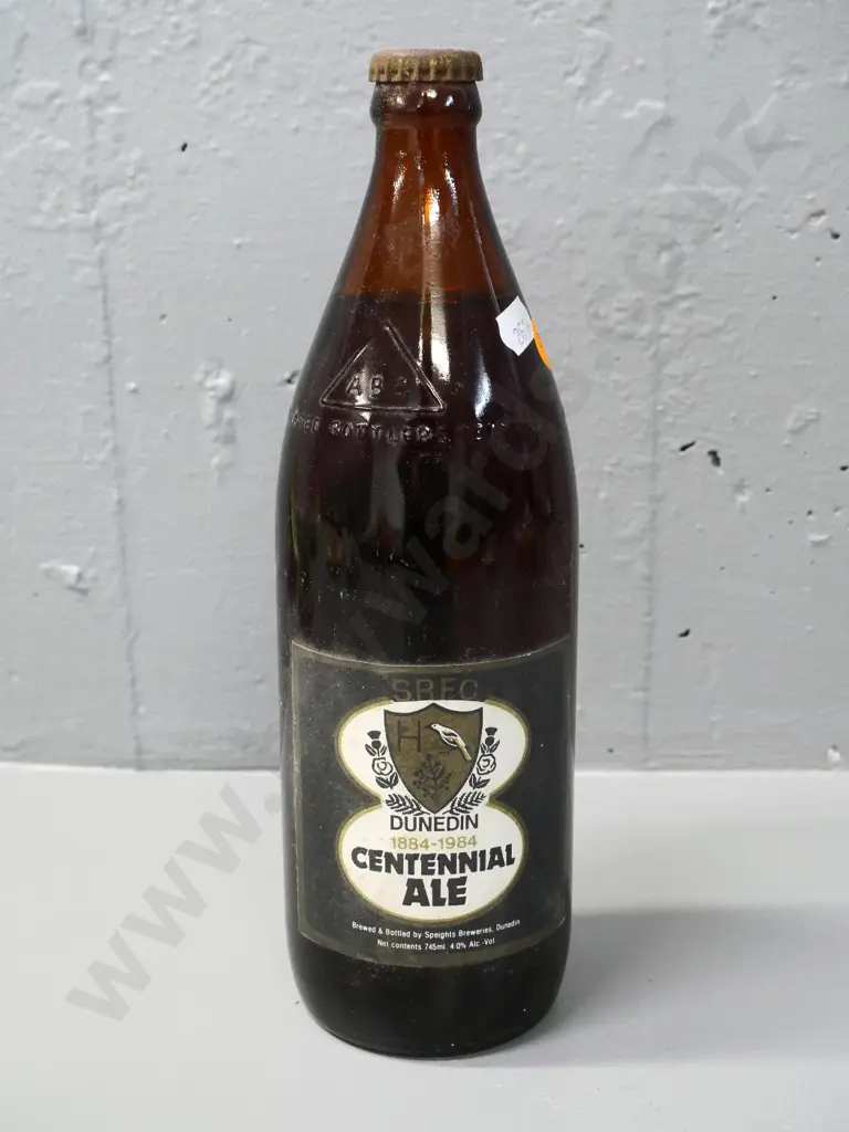 1984 Southern Rugby Football Club Centenary commemorative 745ml beer - botted by Speights Image 1++