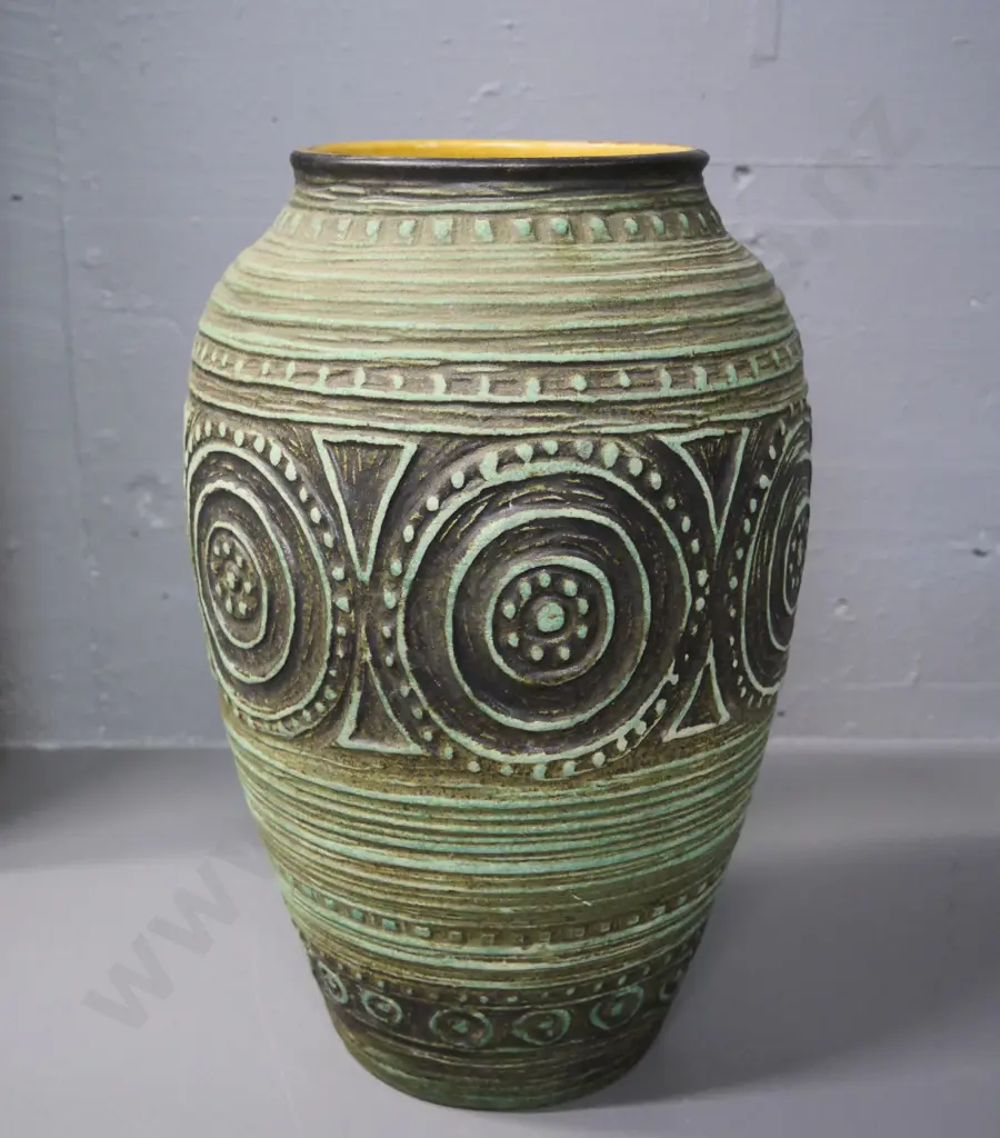 large German incised pottery vase H-390 Diameter approx. 260 at widest Image 1++