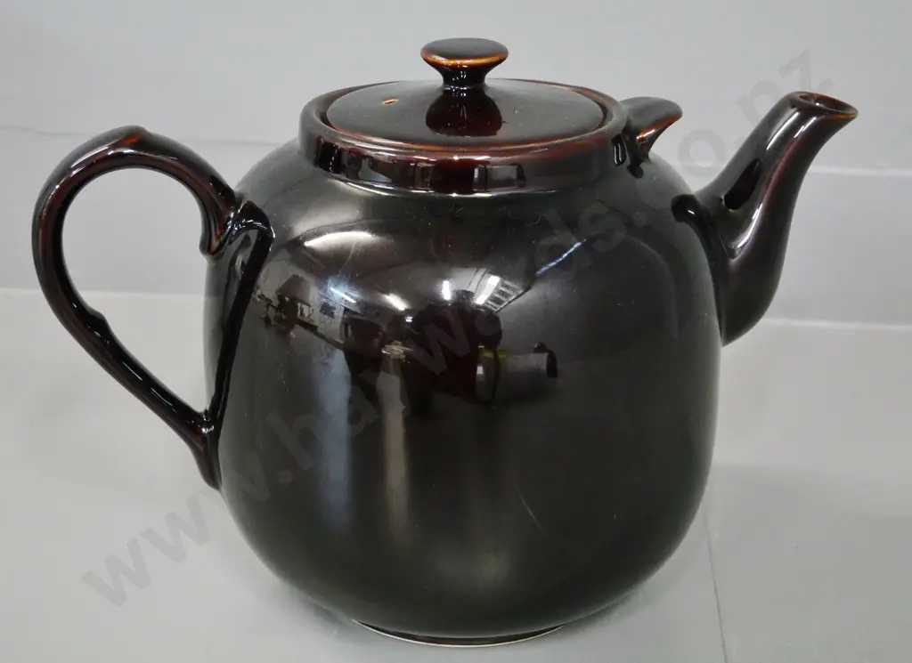 Sadler large 'brown Betty' teapot H-240 L-310 Image 1++