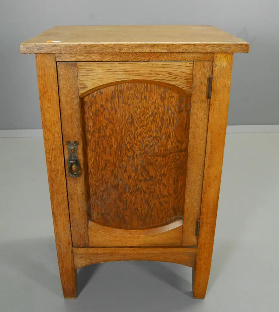 deco solid oak pot cupboard - single door with drop handle H-770 W-480 D-340 Image 1++