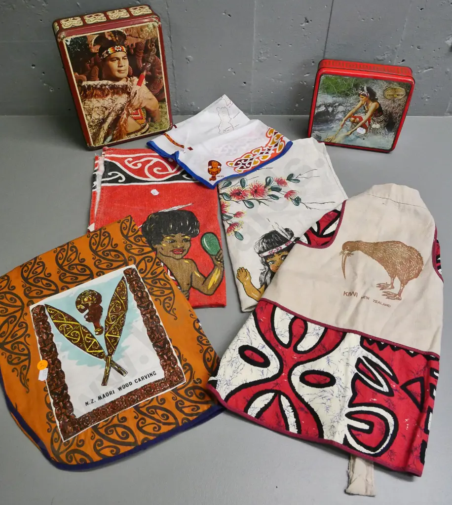 New Zealand souvenir ware - 2 aprons, 2 tea towels, handkerchief and 2 tins Image 1++