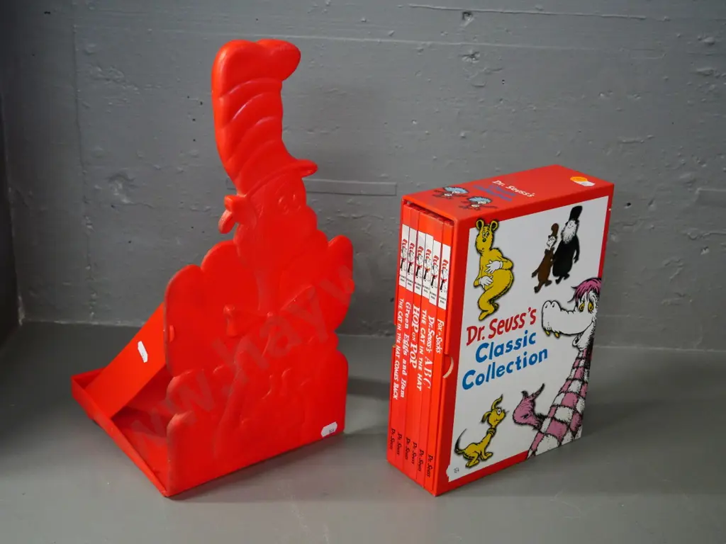 slip-cased set of Dr. Seuss's Classic Collection (pub. 2002) and a Cat In The Hat plastic book stand/holder Image 1++