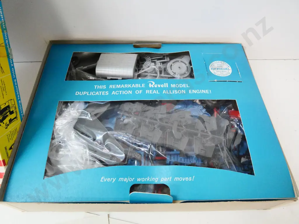 Revell boxed yet-to-be-assembled model Allison 501-D13 Prop-jet engine - includes electric motor Image 1++