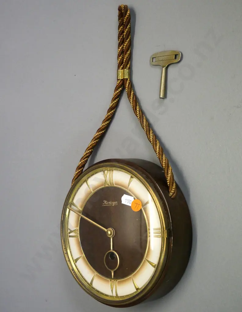 Keininger German wall clock with rope hanger and key. Diameter 190 Image 1++
