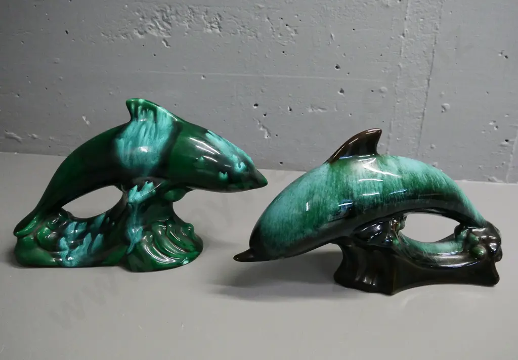 2 Blue Mountain pottery dolphin figures H-200 L-300 Image 1++