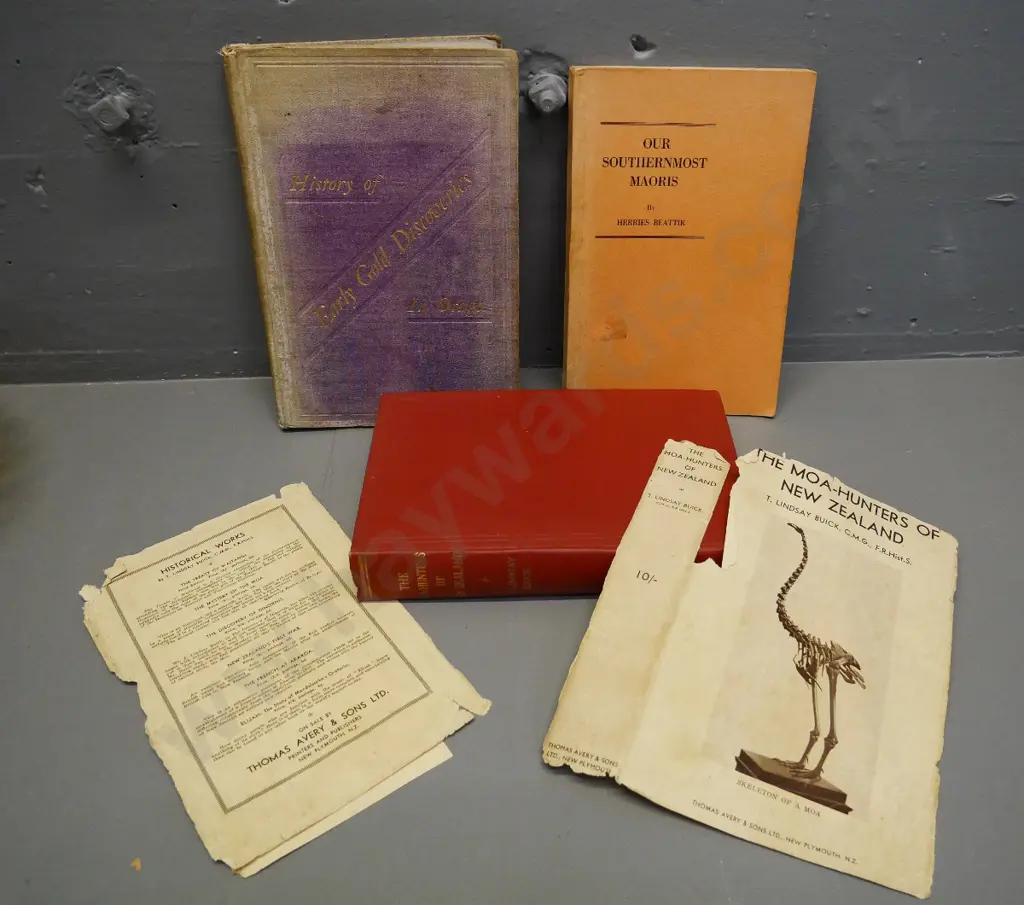 3 New Zealand books - Buick's Moa Hunters, History of Early gold Discoveries, Herries Beattie; all have wear & tear Image 1++