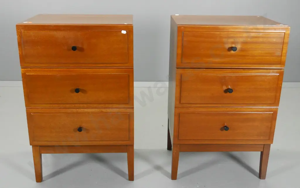pair of mahogany mid-century 3-drawer bedside cabinets with plastic handles, minor split to top of one H740 W460 D350 Image 1++