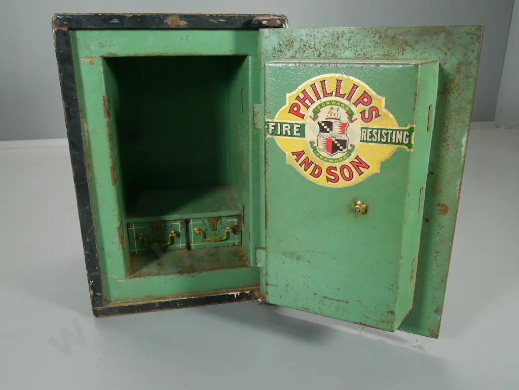 vintage safe - Philips & Son Birmingham, with key - corrosion and paint wear H660 W460 D480 Image 1++