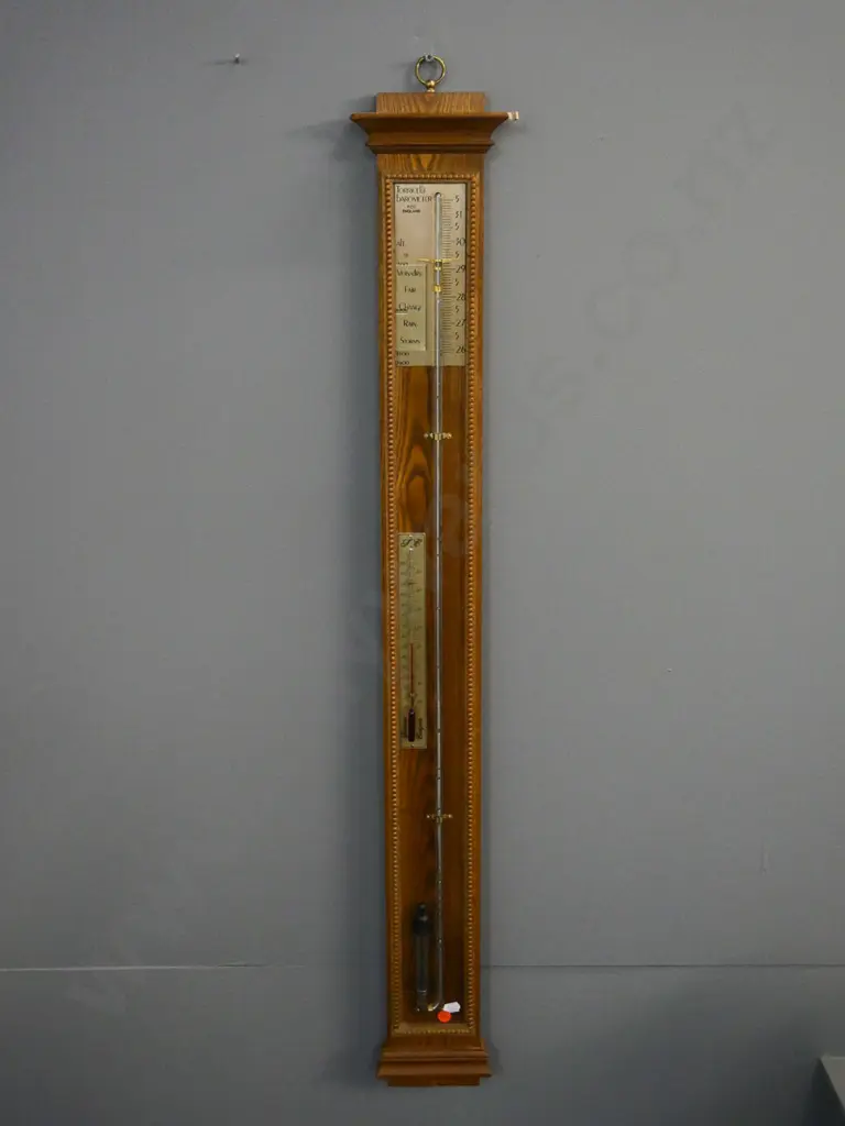 Torricelli English oak-cased wall thermometer / mercury barometer H-1030 W-145 Image 1++