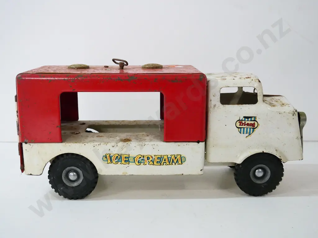 vintage Triang ice cream truck with working music box - has corrosion and pitting, may be missing parts L-400 Image 1++