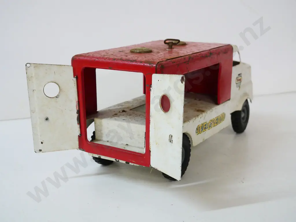 vintage Triang ice cream truck with working music box - has corrosion and pitting, may be missing parts L-400 Image 1++