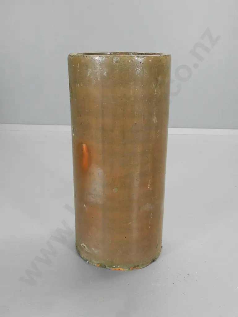 vintage salt glazed chimney pot - minor chips around rim H-600 D-280 Image 1++