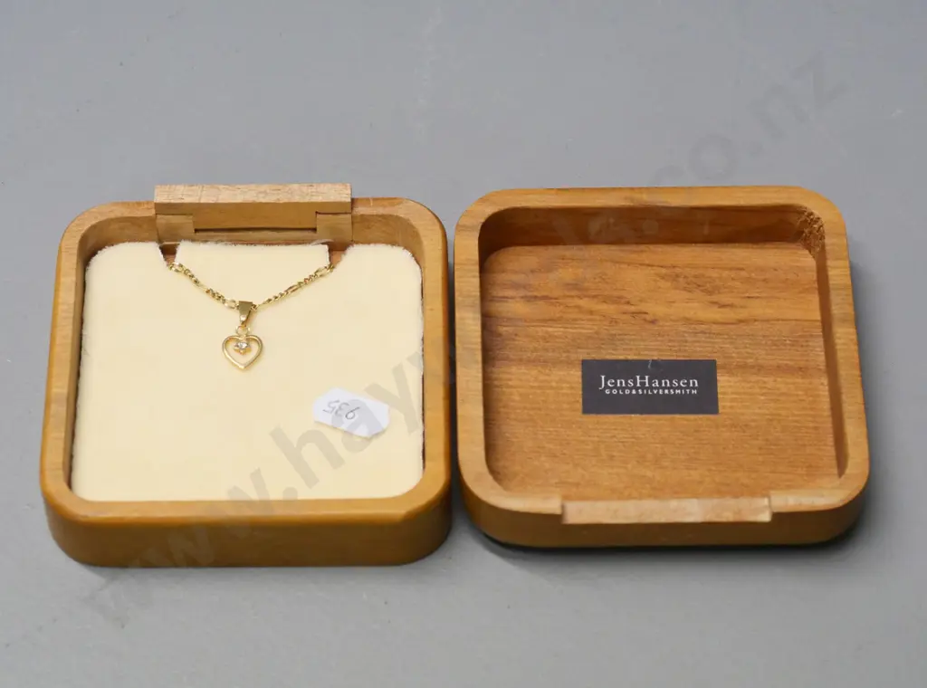 heart shaped pendant Image 1++