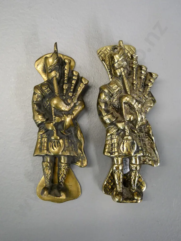 2 brass Scottish piper themed door knockers - each H-150 Image 1++