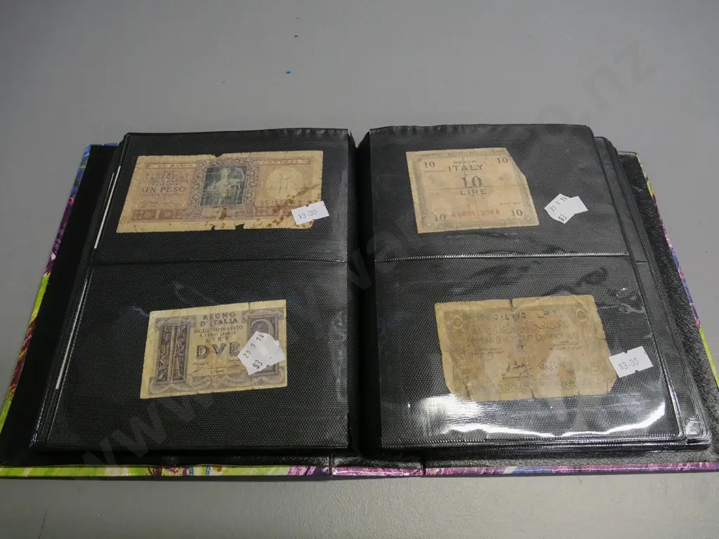 album of various foreign paper bank notes Image 1++