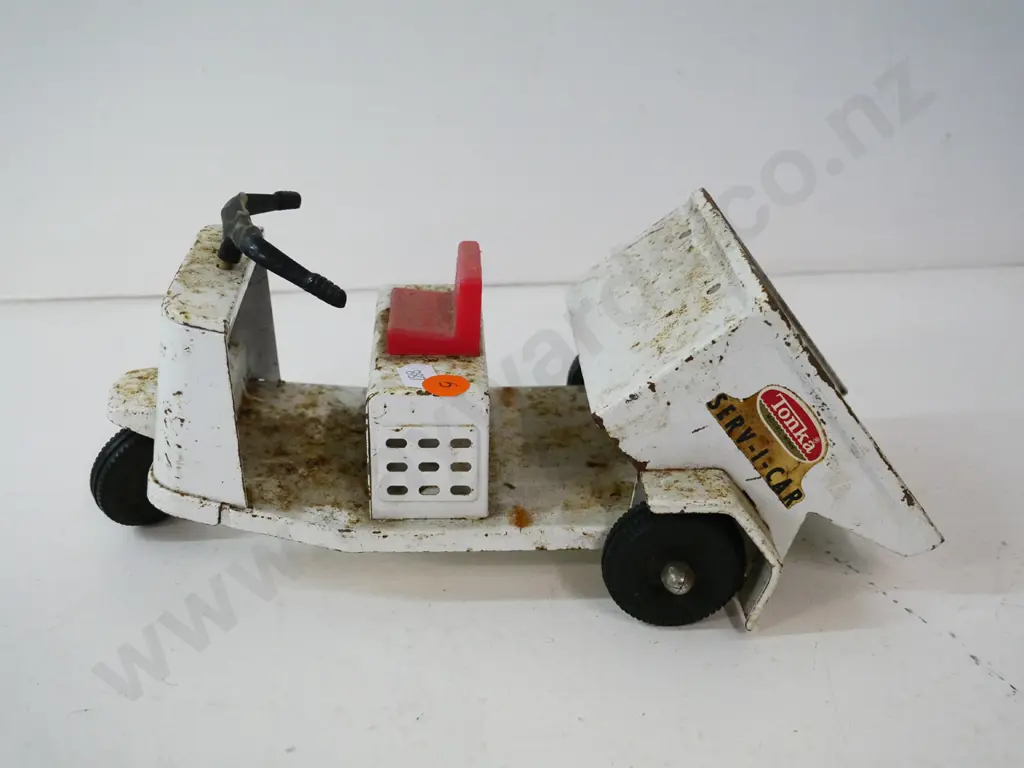 vintage Tonka 3-wheel Serv-i-car vehicle with tipping back - has corrosion and pitting L-240 Image 1++