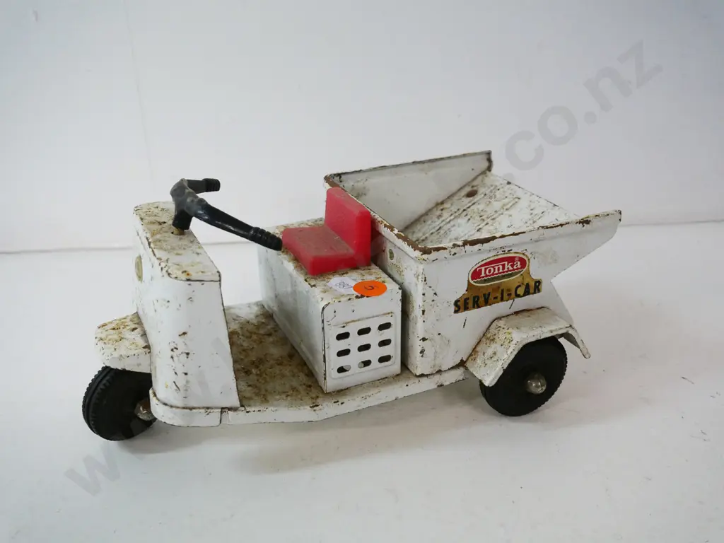 vintage Tonka 3-wheel Serv-i-car vehicle with tipping back - has corrosion and pitting L-240 Image 1++
