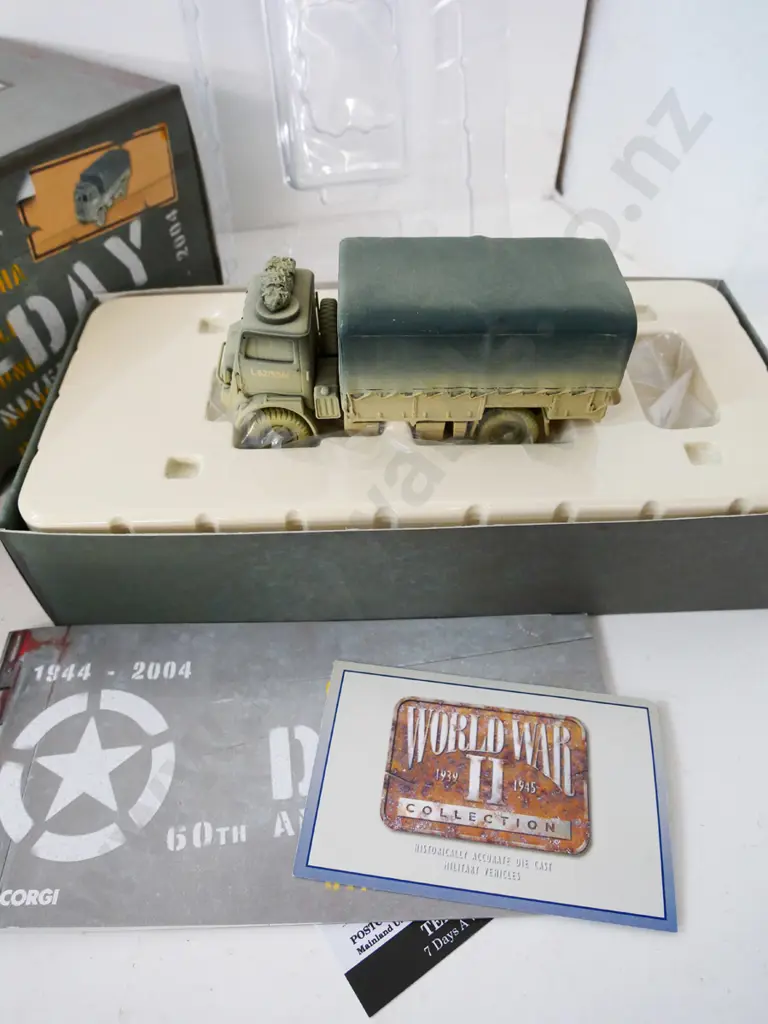 2 boxed Corgi WW2 die-cast 1:50 scale model vehicles - Bedford trucks Image 1++