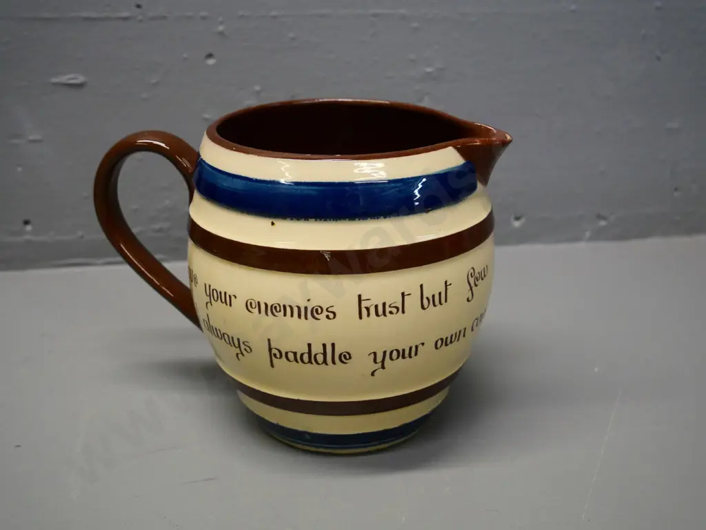 large Torquay ware cockerel motif jug - glaze fault to spout H-145 Image 1++