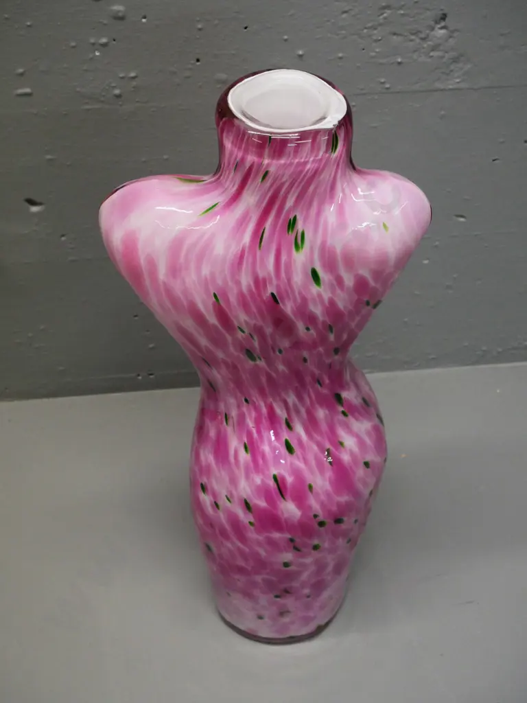 heavy art glass woman's torso shaped vase - pink with green flecks H-450 W-190 Image 1++