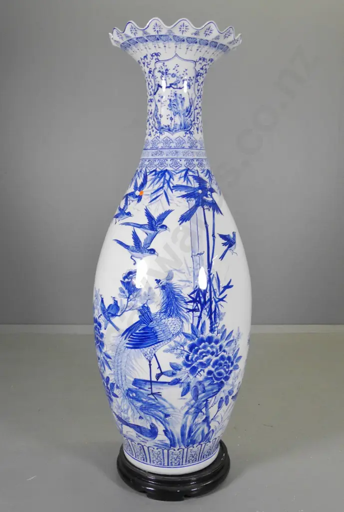 very large Chinese blue & white floor vase with bird and peony motifs, with wooden stand H-1330 Diameter 450 Image 1++