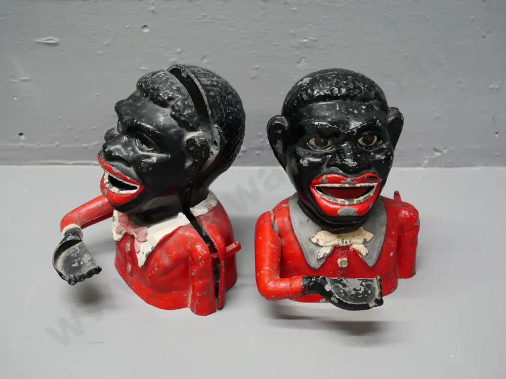 2x Greedy Boy money boxes, 1x is broken - parts only Image 1++