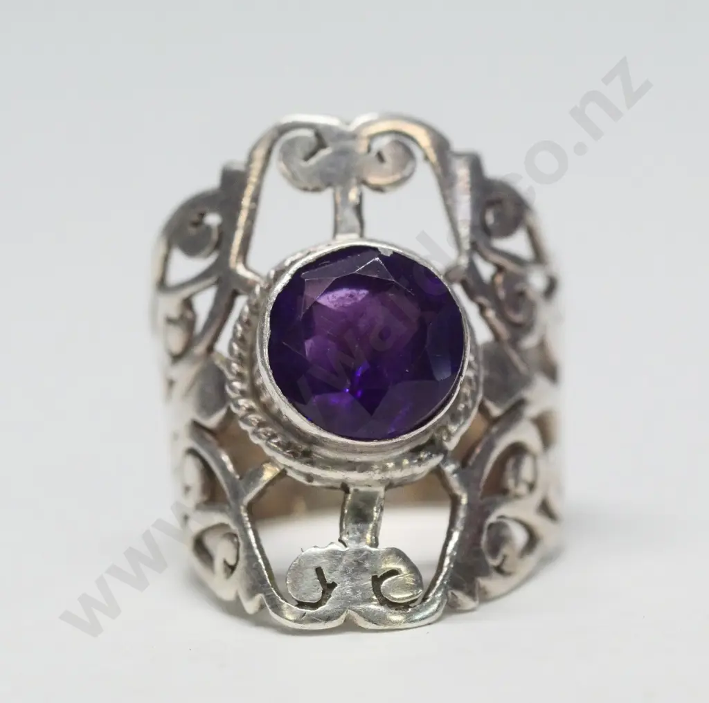 silver ring with amethyst stamped 925 Image 1++