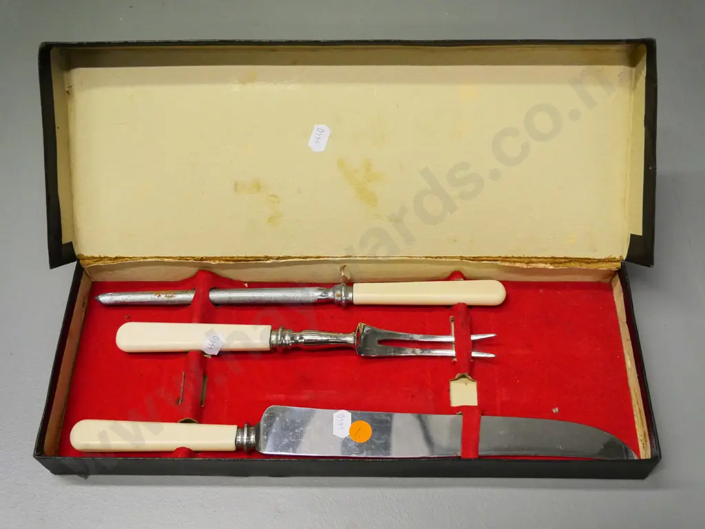 boxed bone-handled Sheffield carving set - some corrosion to steel Image 1++