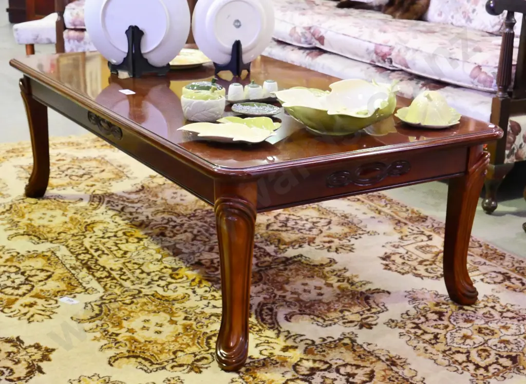 reproduction large mahogany coffee table w/flame veneer top, carved detail, H450 L1380 W750 Image 1++