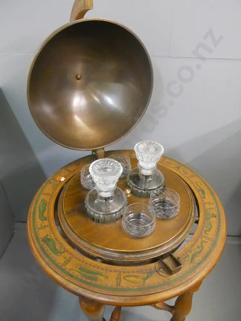 reproduction world globe drinks decanter Image 1++