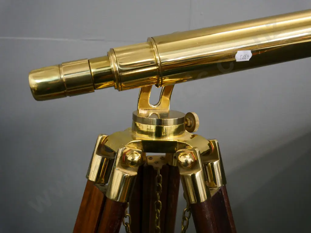 reproduction brass telescope on brass & wood tripod - missing locking screw, loose telescope bracket, 1 leg jammed Image 1++