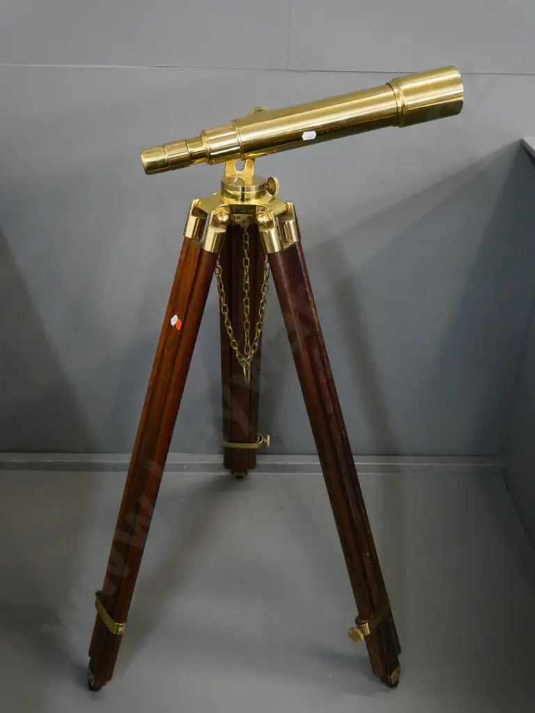 reproduction brass telescope on brass & wood tripod - missing locking screw, loose telescope bracket, 1 leg jammed Image 1++