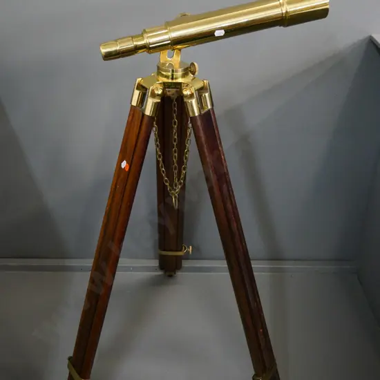 reproduction brass telescope on brass & wood tripod - missing locking screw, loose telescope bracket, 1 leg jammed