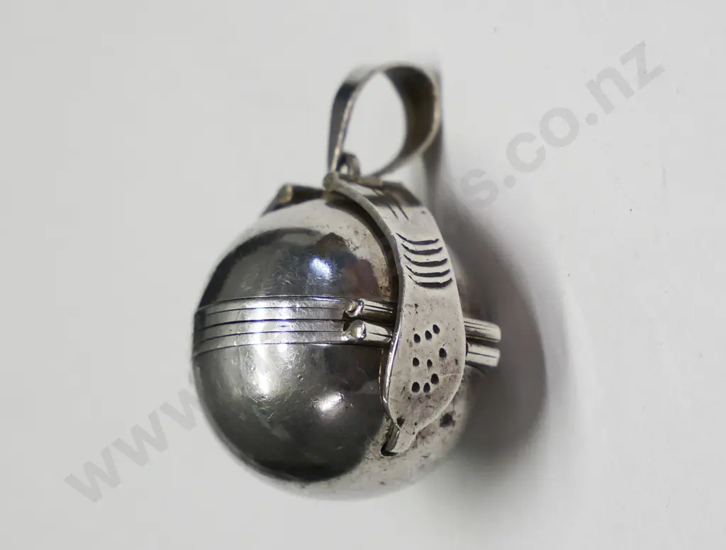silver ball locket with concertina opening photo panels - marked 925 Mexico Image 1++