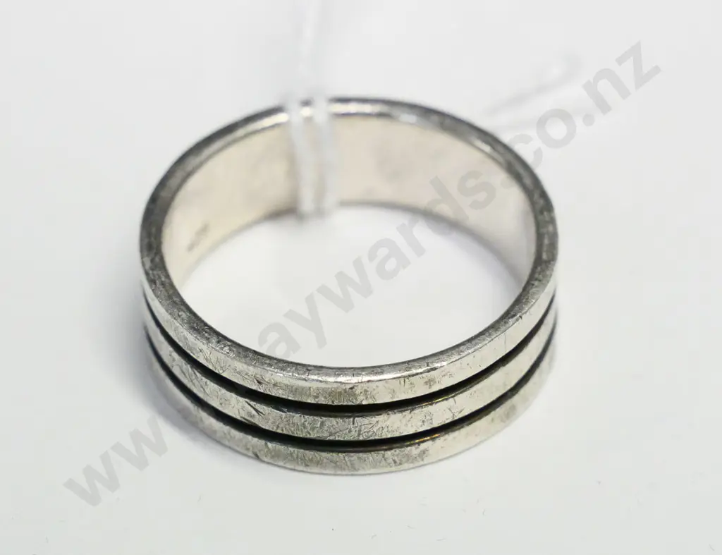 mans silver ring stamped 925 Image 1++