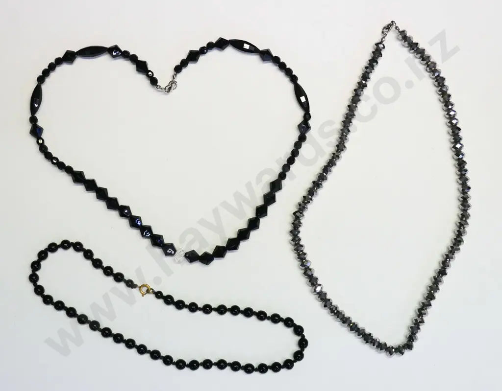3 costume beaded necklaces Image 1++