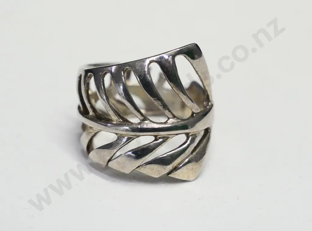 silver leaf cut out ring stamped 925 Image 1++