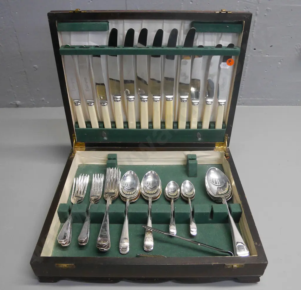 part canteen of cutlery Image 1++