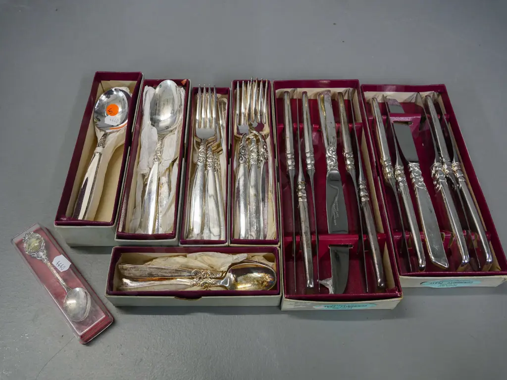 retro Community Plate 'South Seas' cutlery - 6 place settings - plus a souvenir Waitangi spoon Image 1++