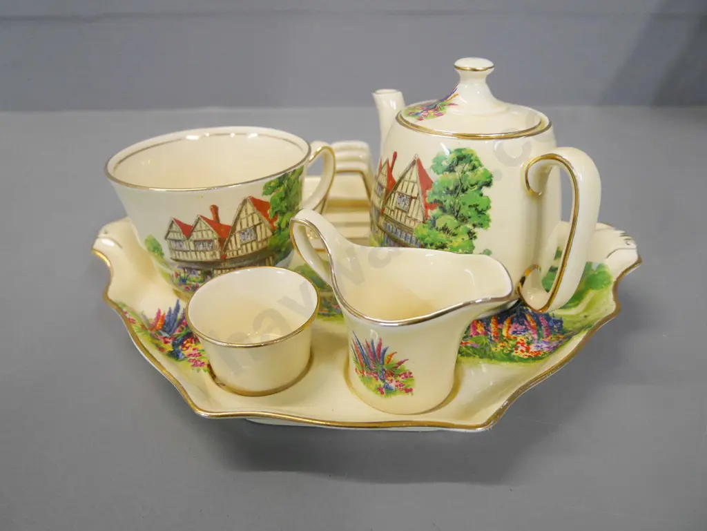 Royal Winton Tudor House breakfast set Image 1++