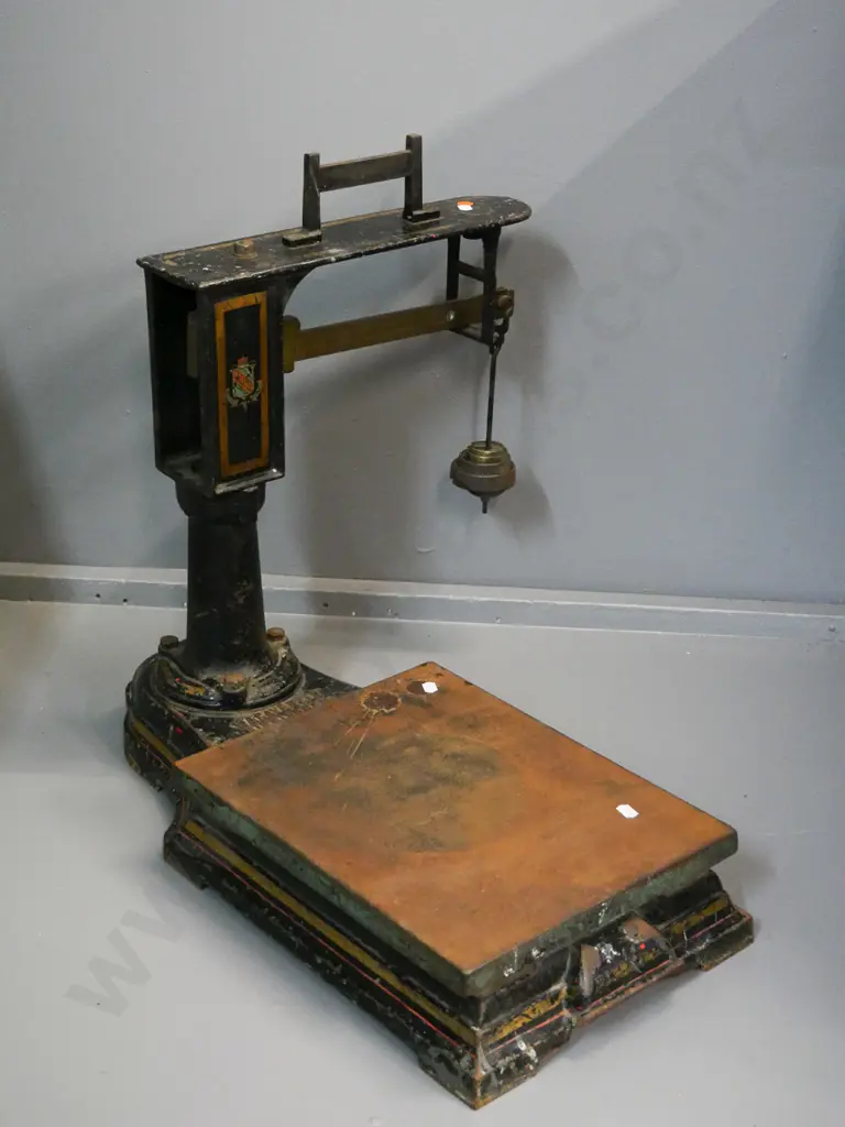 W&T Avery Ltd Birmingham platform scale with weights - surface corrosion H-500 W-450 D-600 Image 1++